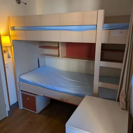 Large 27m2 With Sea View & Pools